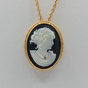 Avon Gold Cameo Pendant Necklace And Pin